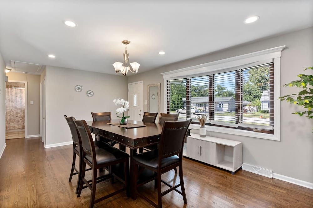 Photo of Others in Oak Lawn