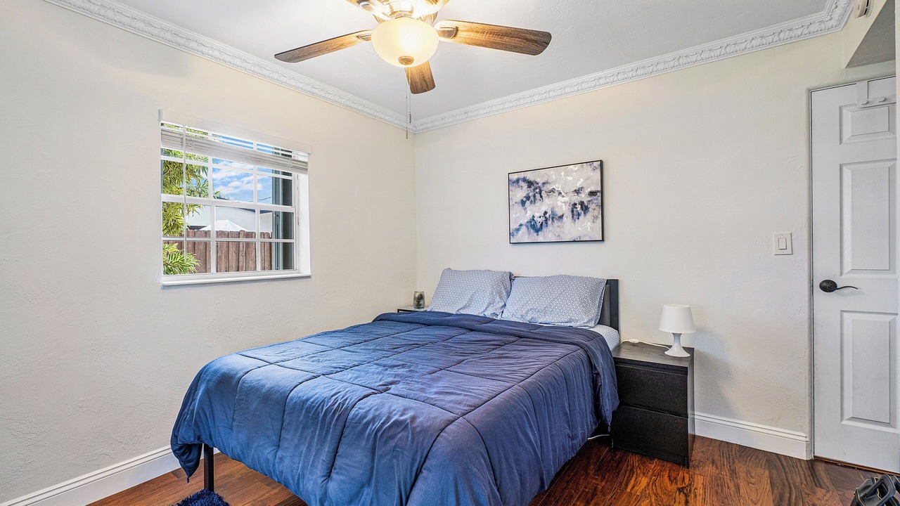 Photo of Bedroom in Oakland Park