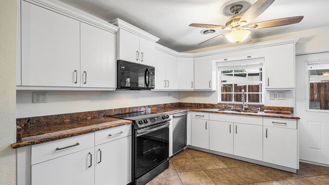 Photo of Kitchen in Oakland Park