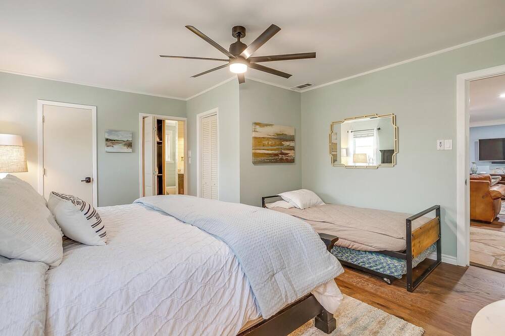 Photo of Bedroom in Gordon