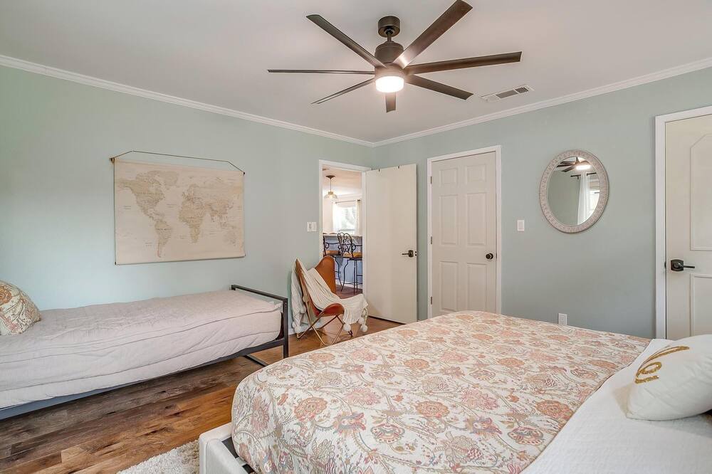 Photo of Bedroom in Gordon