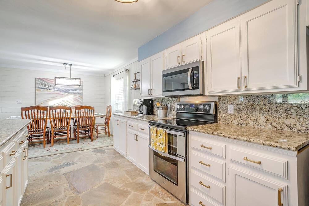 Photo of Kitchen in Gordon