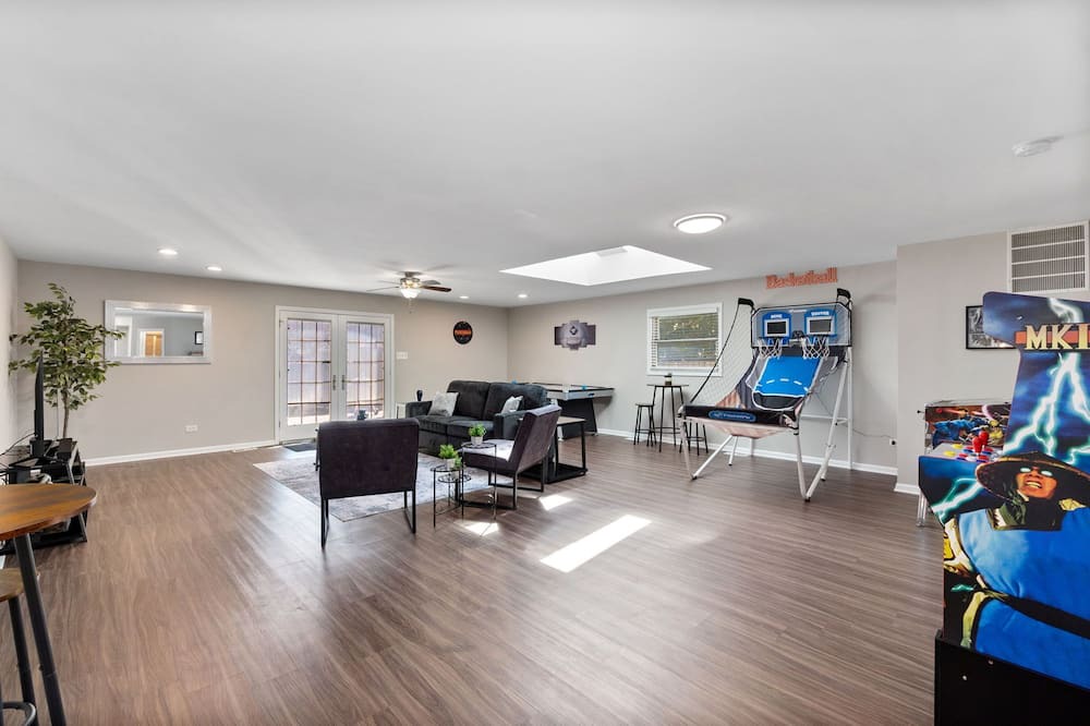 Photo of Others in Oak Lawn