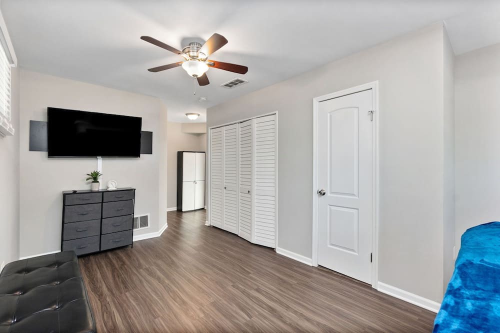 Photo of Others in Oak Lawn