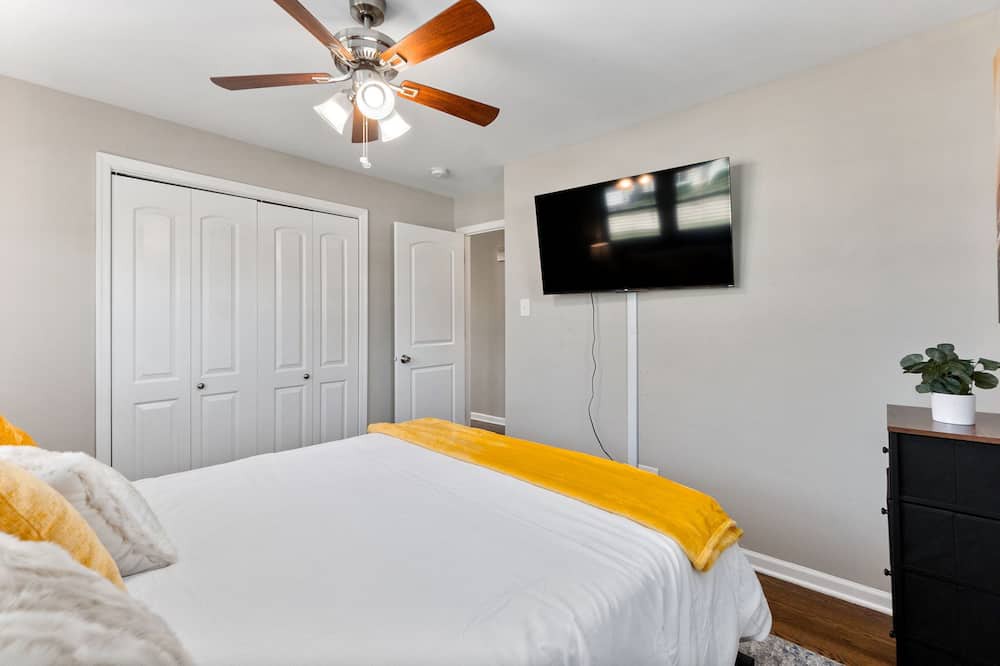 Photo of Bedroom in Oak Lawn