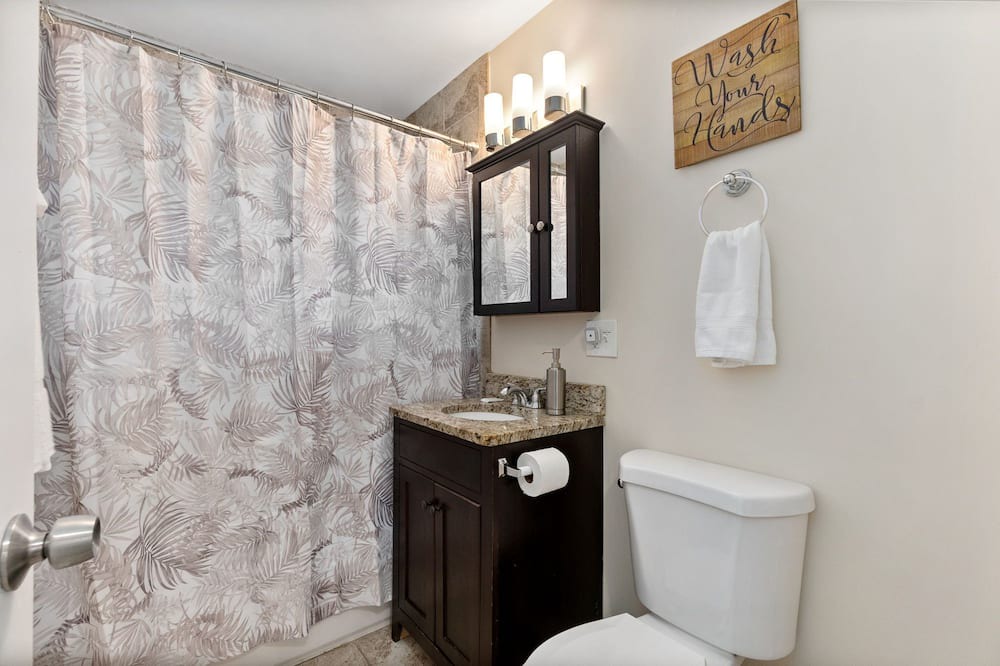 Photo of Bathroom in Oak Lawn