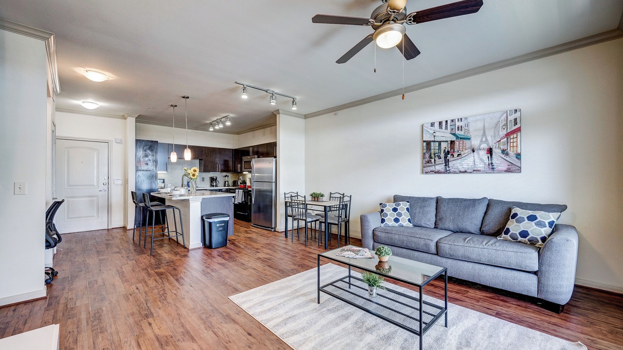 Photo of Livingroom in South Main