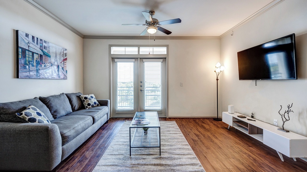 Photo of Livingroom in South Main