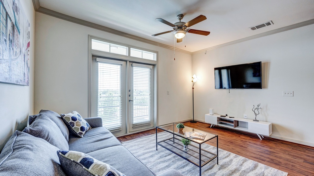Photo of Livingroom in South Main