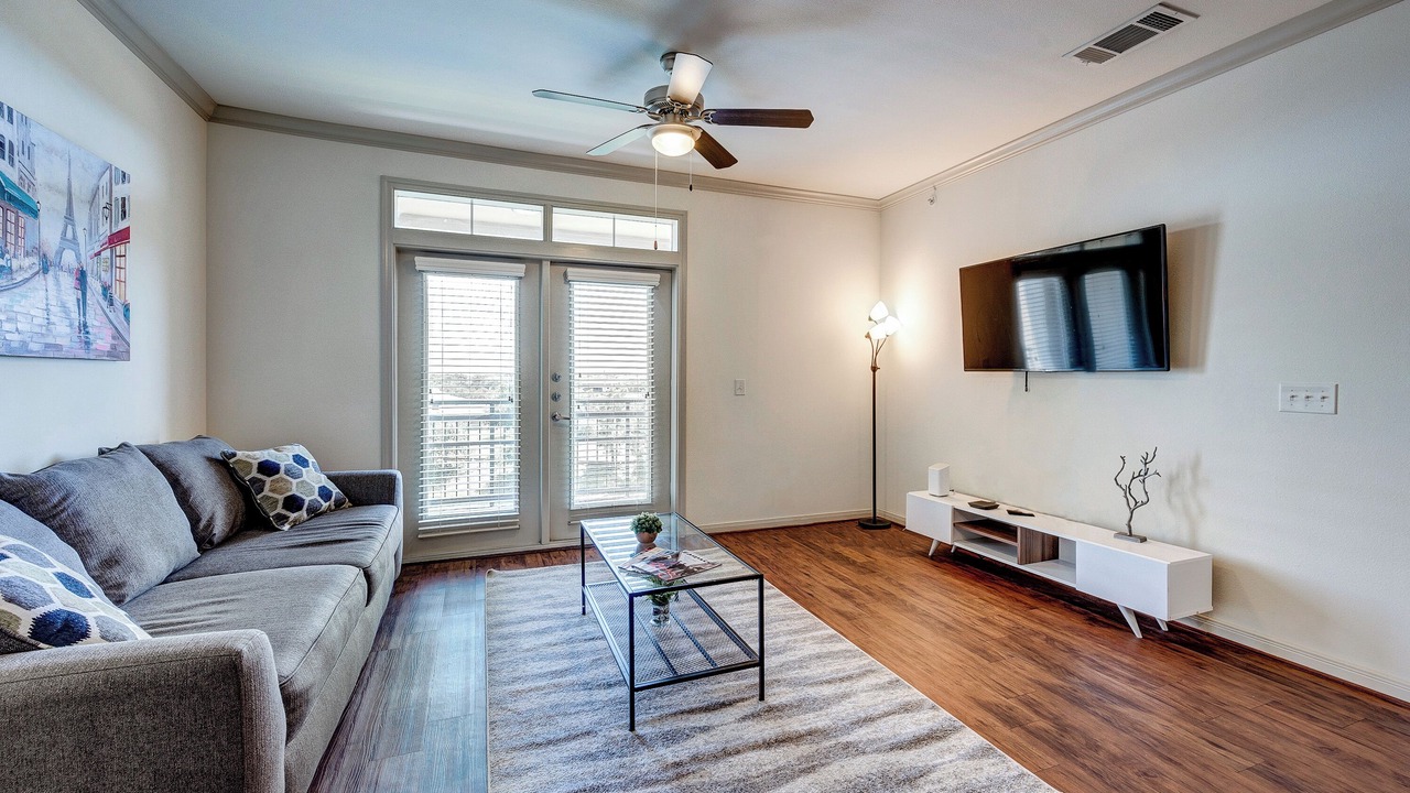 Photo of Livingroom in South Main