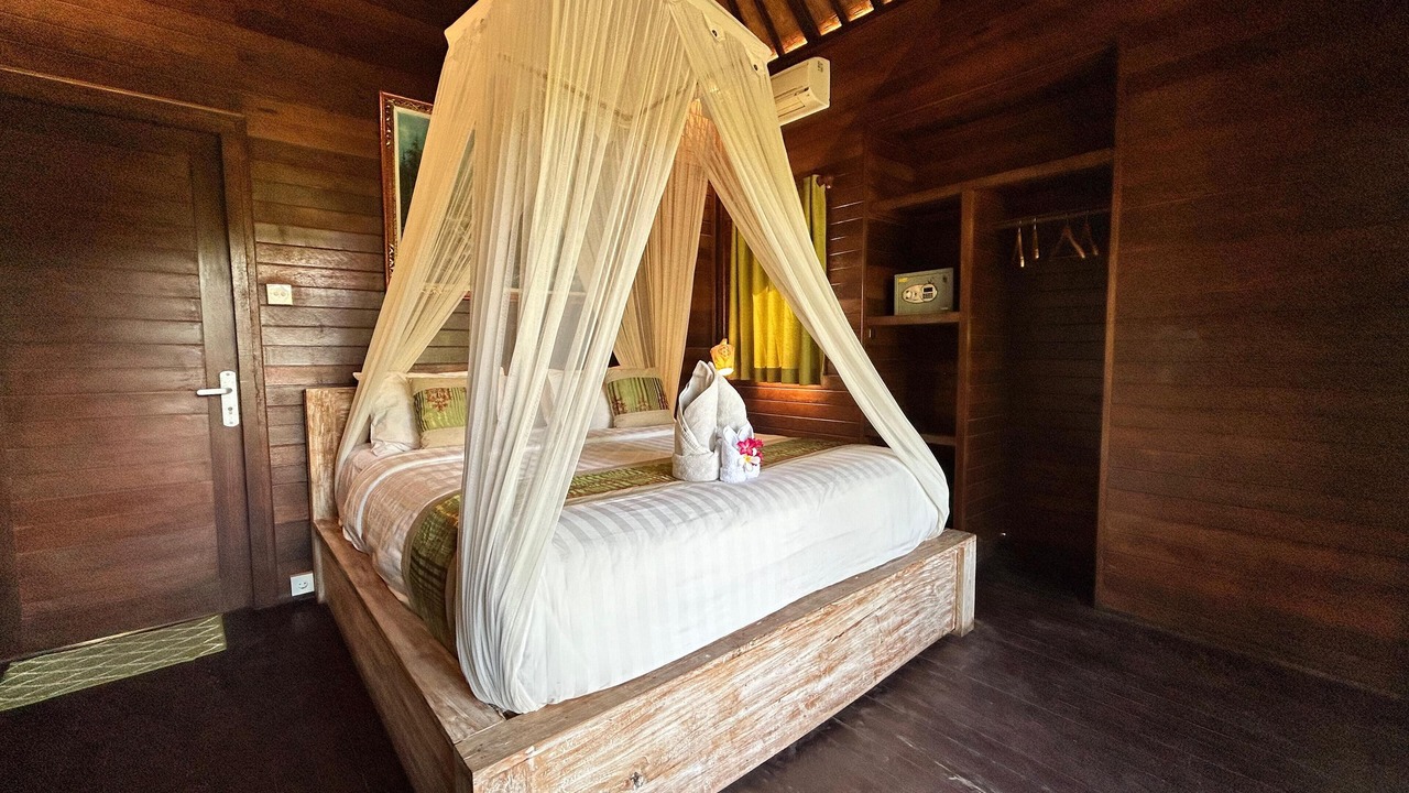 Photo of Outdoor in Mushroom Bay