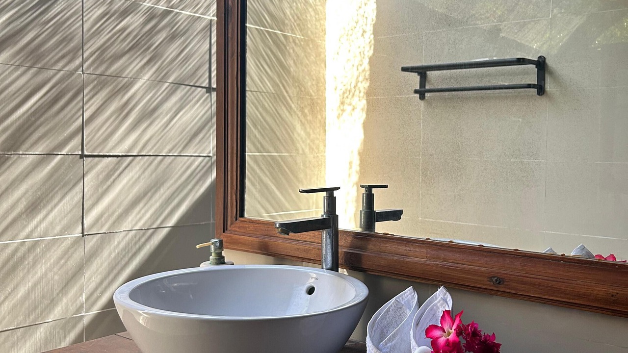 Photo of Others in Mushroom Bay