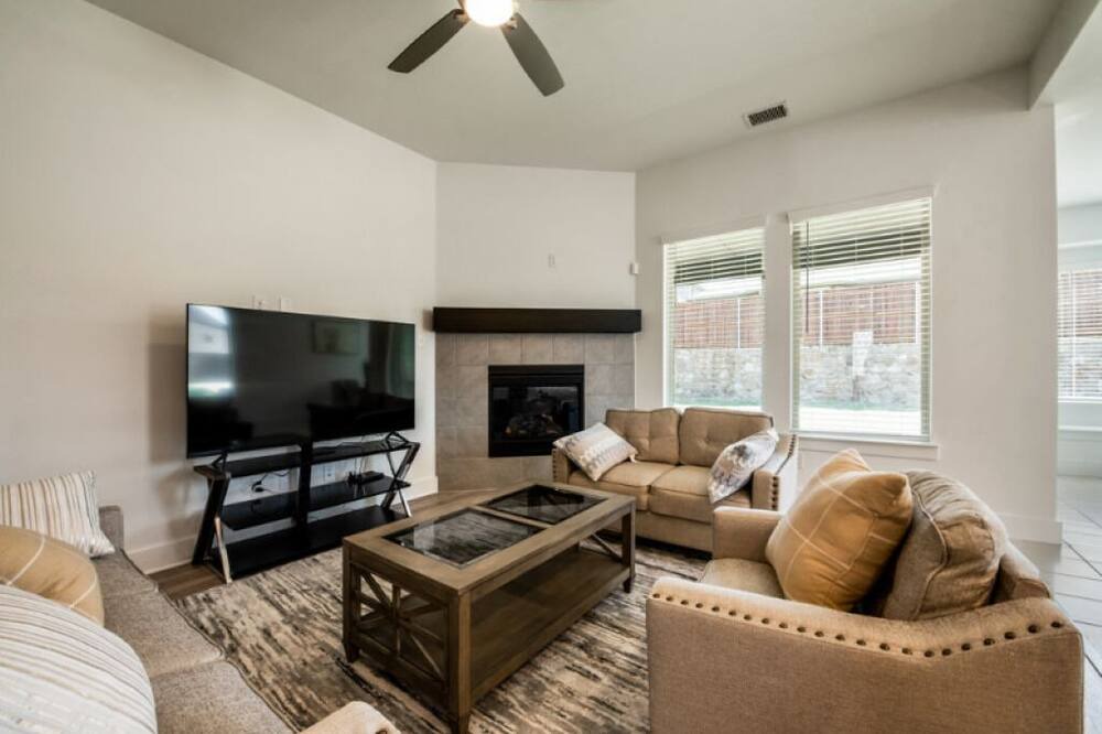 Photo of Livingroom in Fate