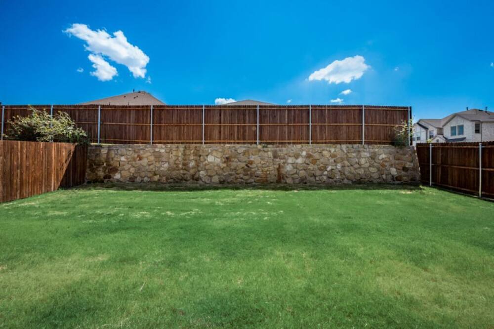 Photo of Outdoor in Fate