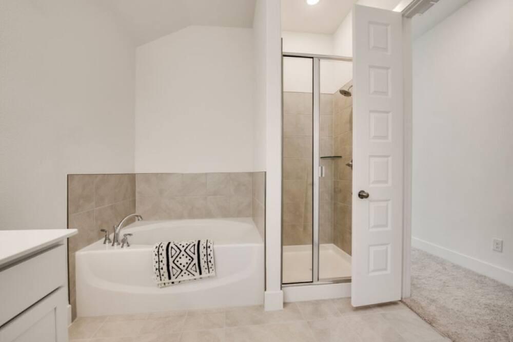 Photo of Bathroom in Fate