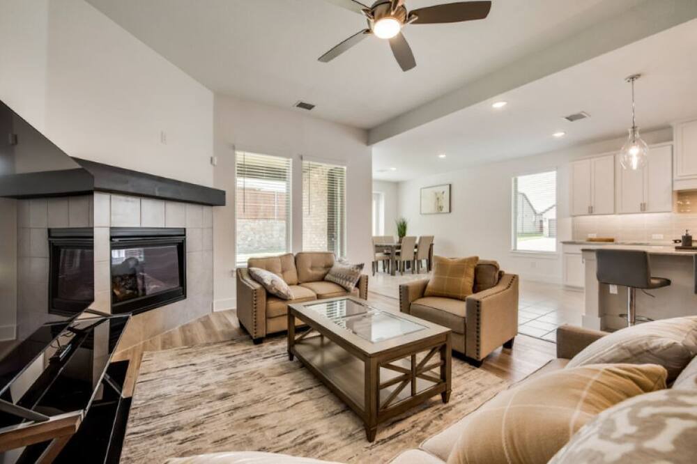 Photo of Livingroom in Fate