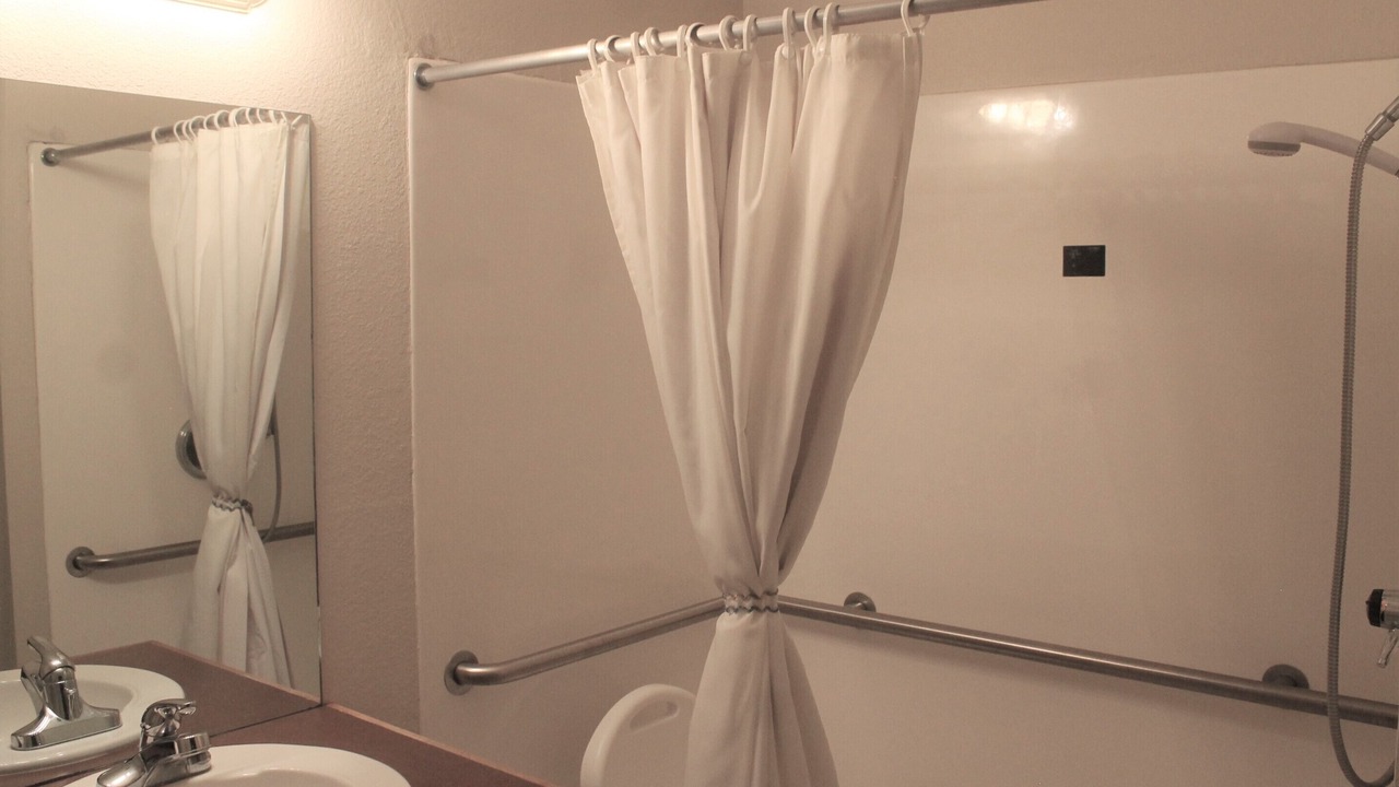 Photo of Bathroom in Pettit