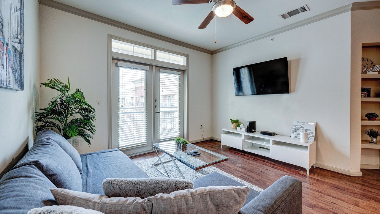 Photo of Livingroom in South Main