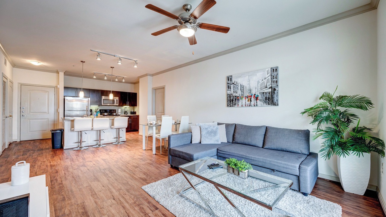 Photo of Livingroom in South Main
