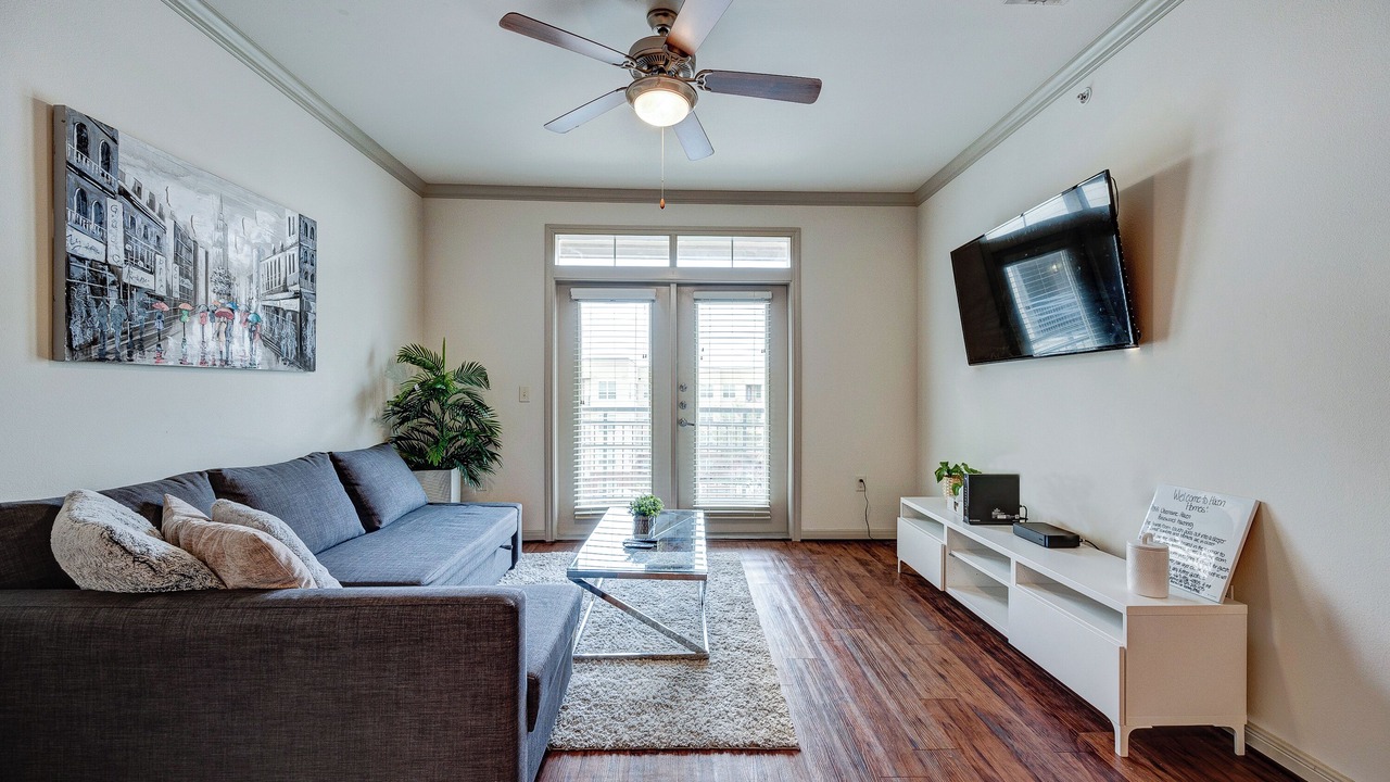 Photo of Livingroom in South Main