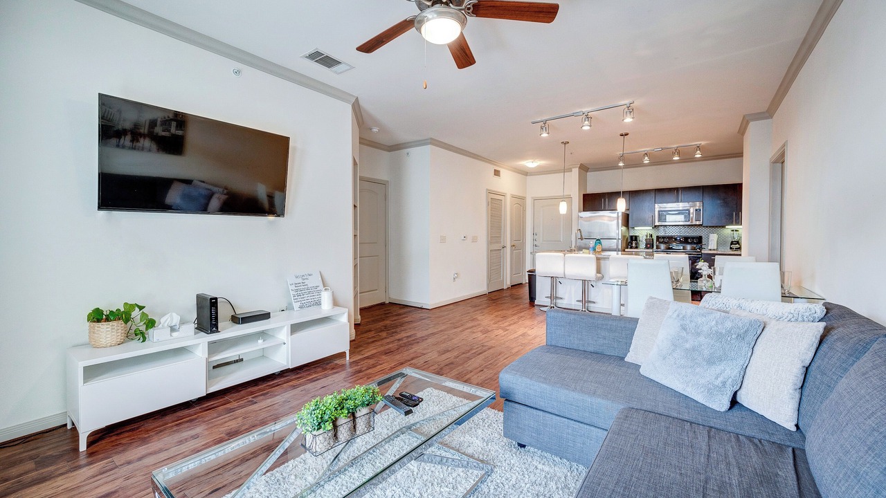 Photo of Livingroom in South Main