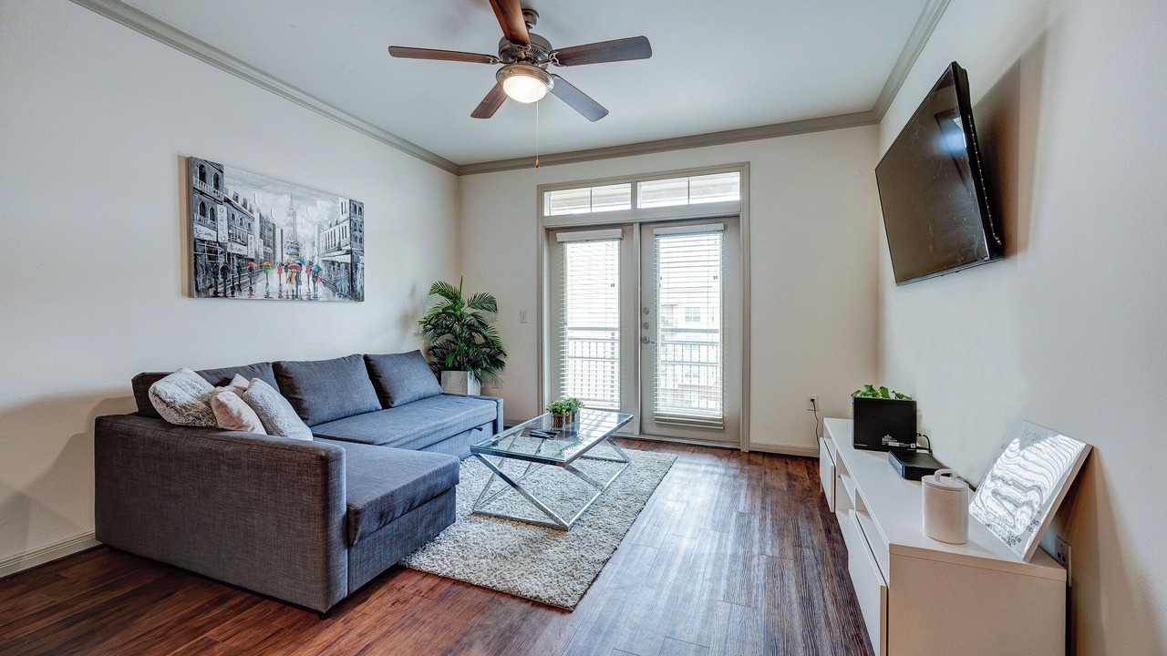 Photo of Livingroom in South Main