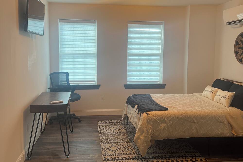 Photo of Bedroom in Center