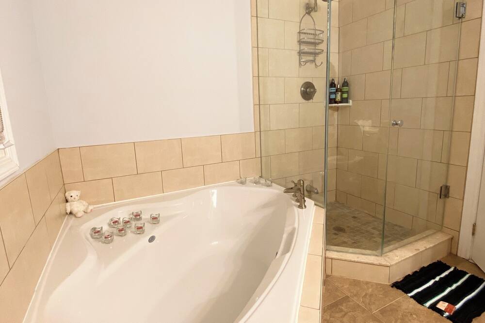 Photo of Bathroom in Georgina