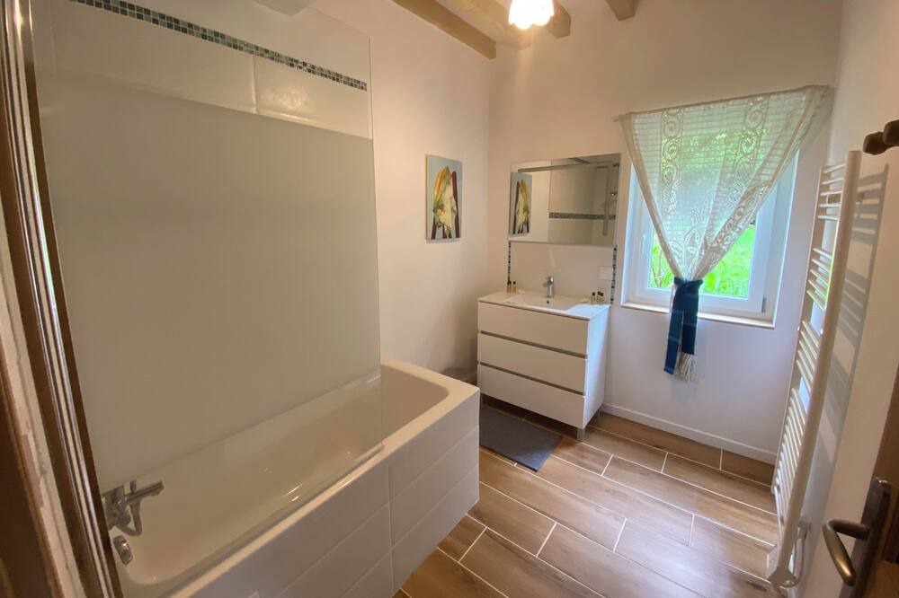 Photo of Bathroom in Saint-Michel-de-Livet