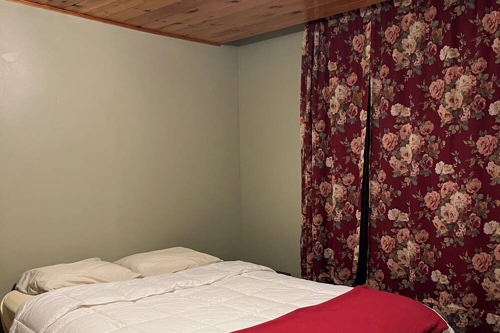 Photo of Bedroom in Novar