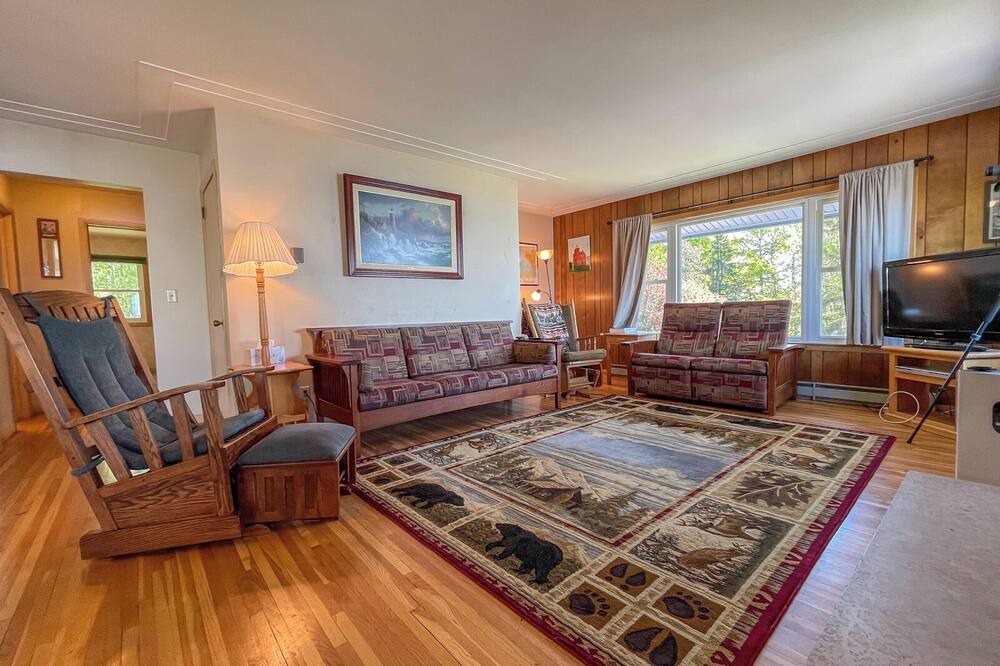 Photo of Livingroom in Two Harbors