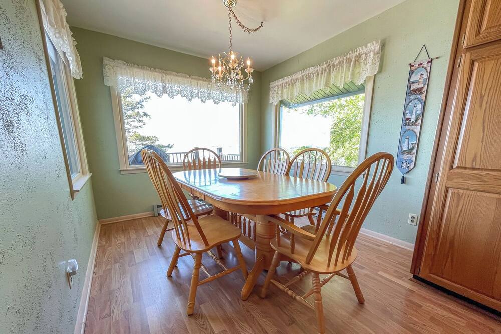 Photo of Livingroom in Two Harbors