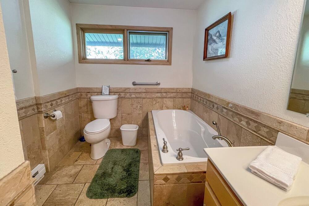 Photo of Bathroom in Two Harbors