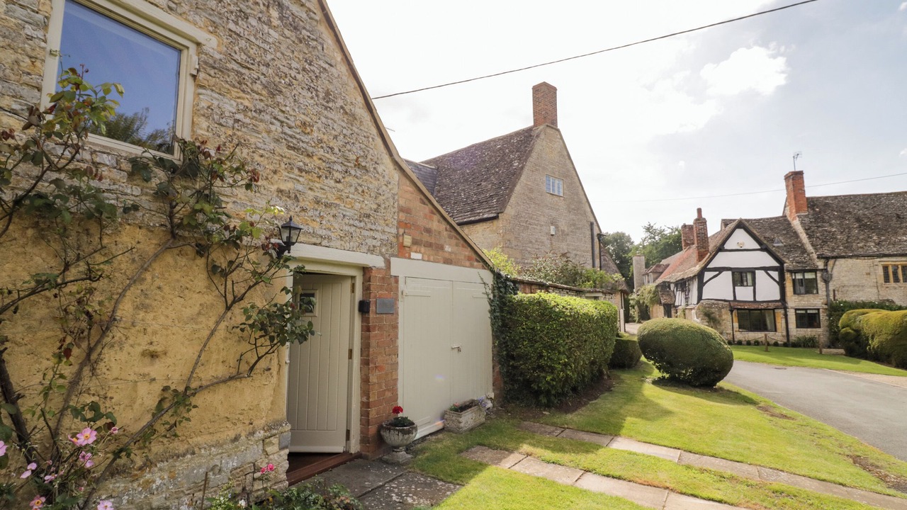 Photo of Outdoor in Halford