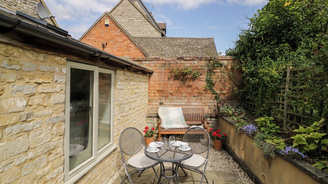 Photo of Outdoor in Halford