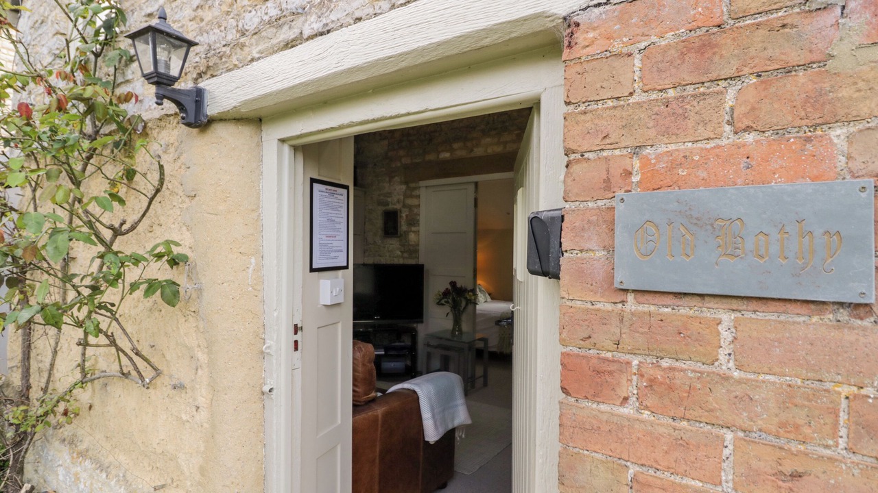 Photo of Outdoor in Halford