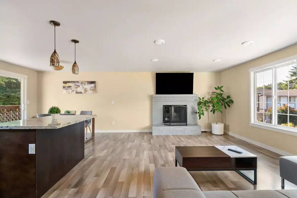 Photo of Livingroom in Spanaway