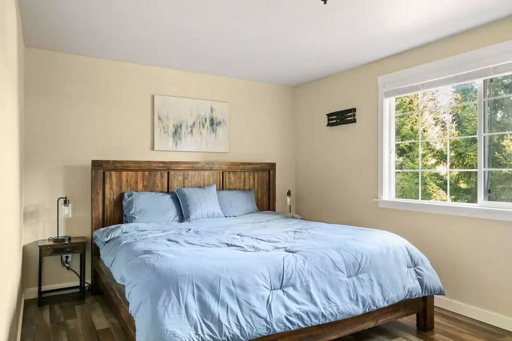 Photo of Bedroom in Spanaway