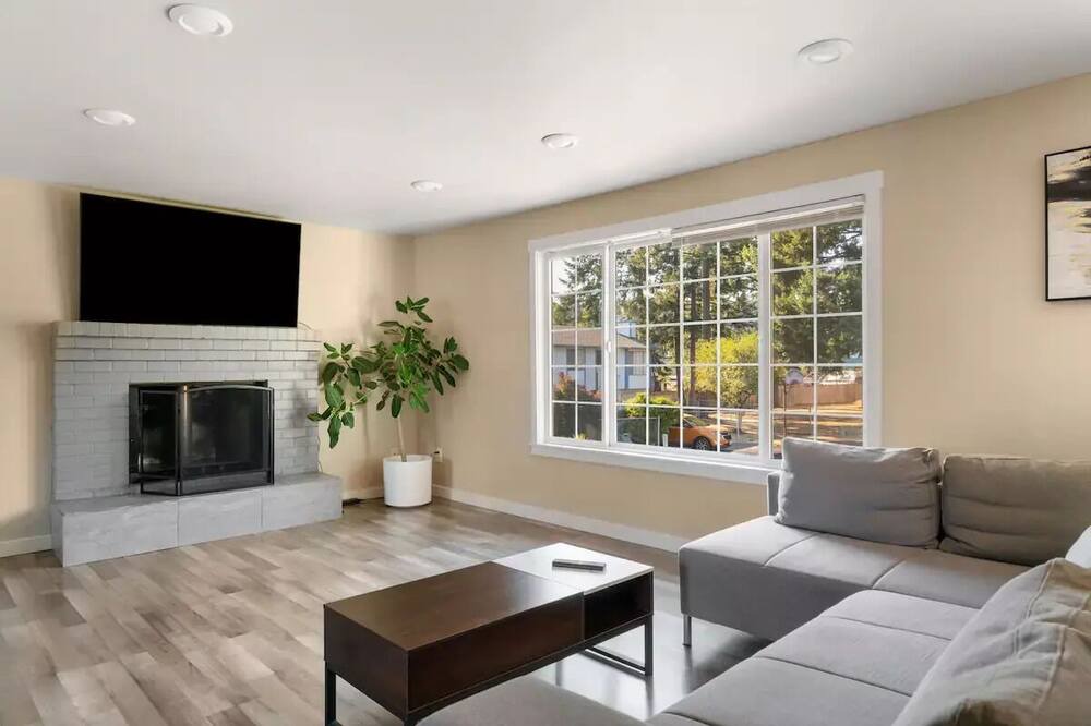 Photo of Livingroom in Spanaway