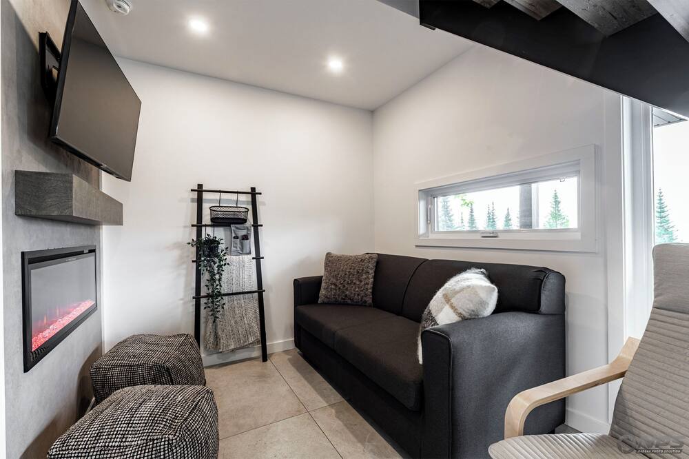 Photo of Livingroom in Adstock