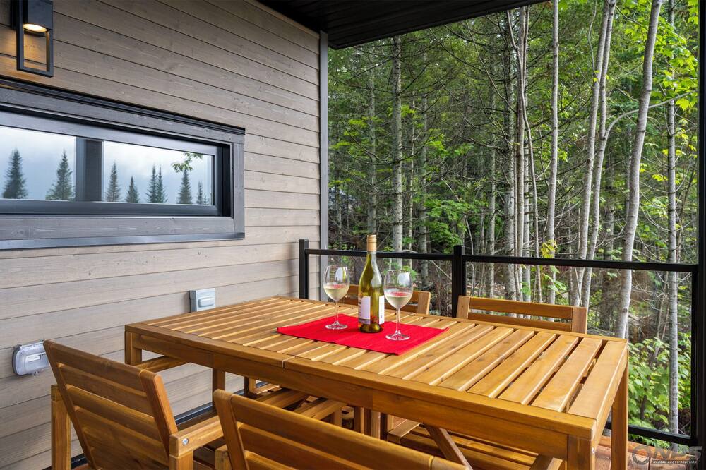 Photo of Outdoor in Adstock
