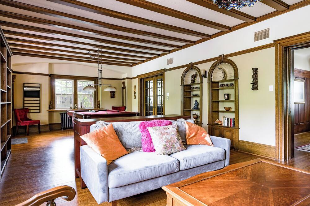 Photo of Livingroom in Owen Sound
