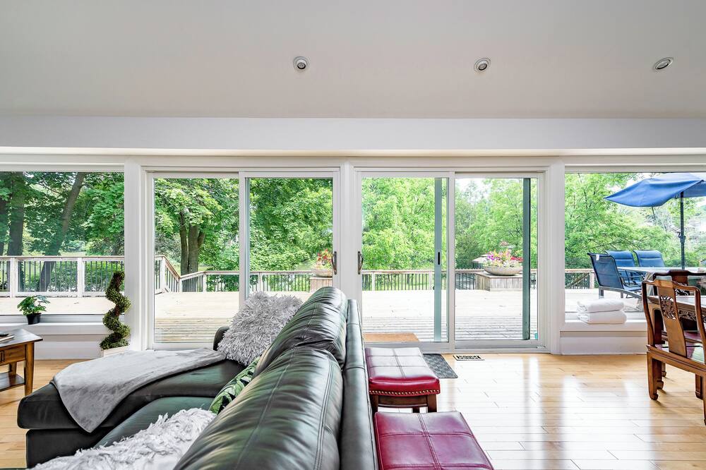Photo of Livingroom in Owen Sound