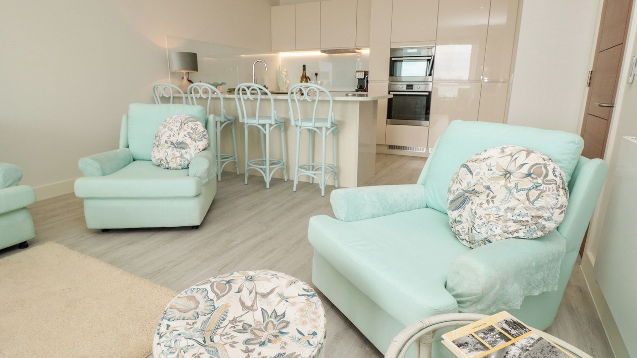 Photo of Livingroom in Torquay City Centre