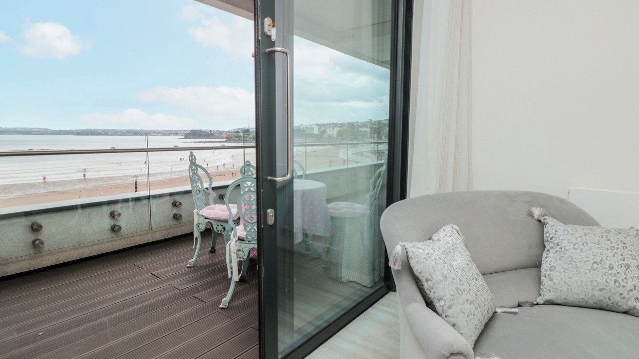 Photo of Livingroom in Torquay City Centre