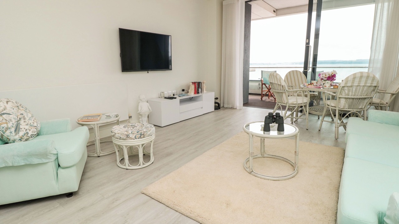 Photo of Livingroom in Torquay City Centre