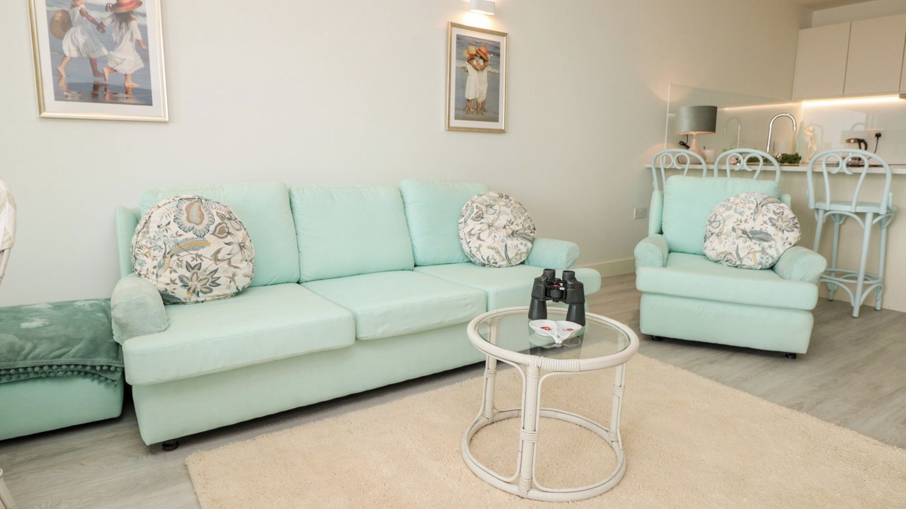 Photo of Livingroom in Torquay City Centre