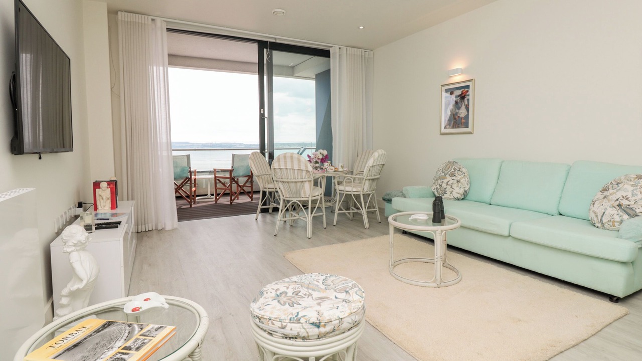 Photo of Livingroom in Torquay City Centre