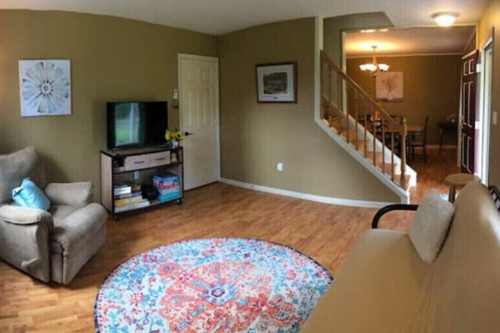 Photo of Livingroom in Monterey