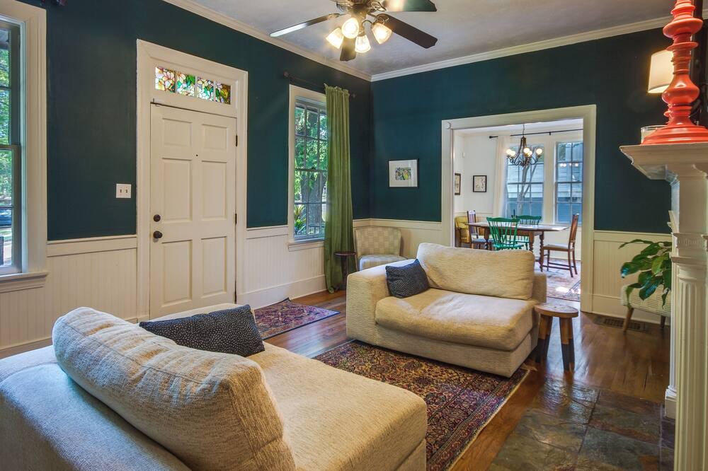 Photo of Livingroom in Greater Belhaven